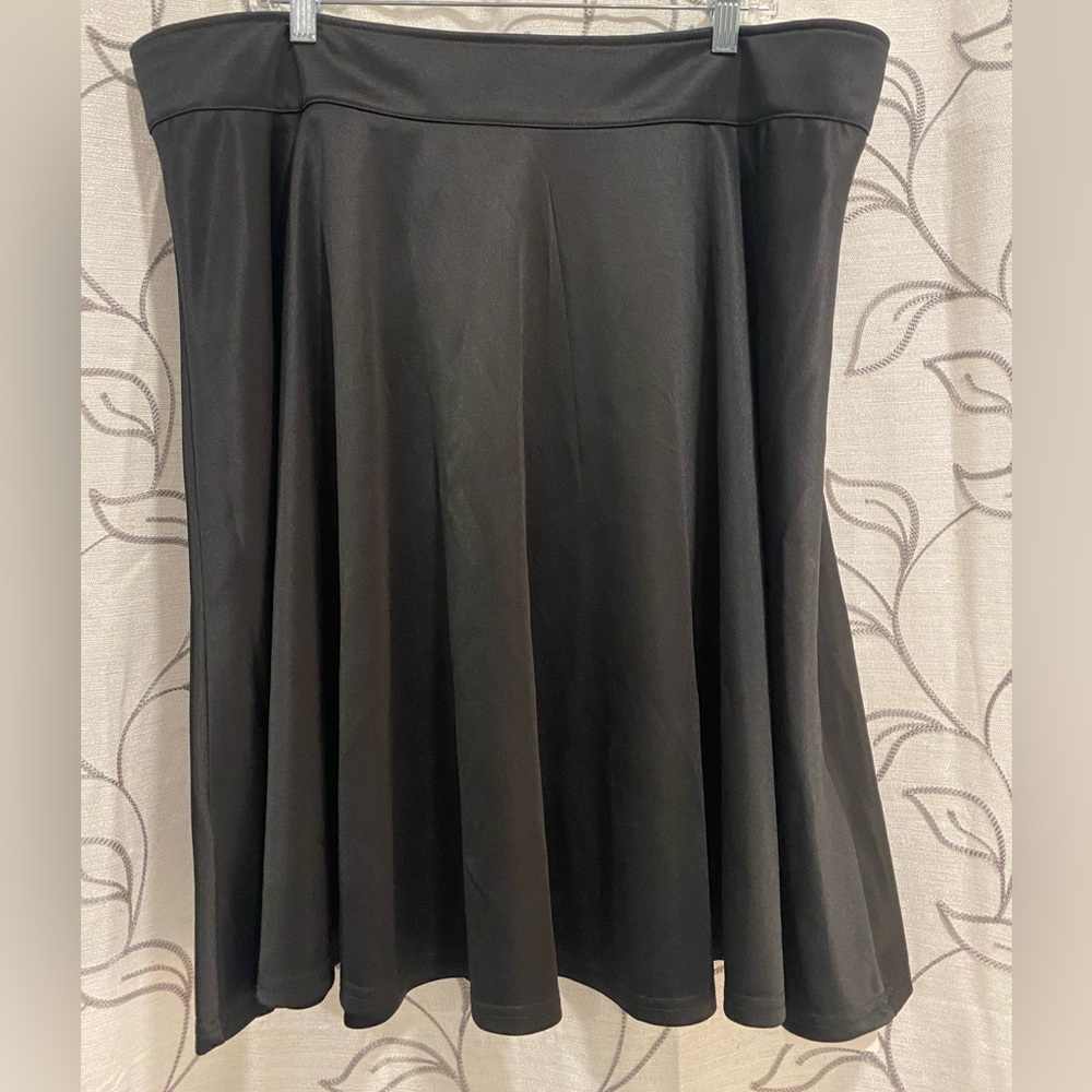 Black skater skirt